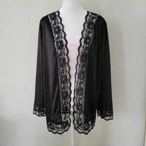 Vintage Undercover Wear Short Robe Women MEDIUM Lace Trim Satin Feminine Evening